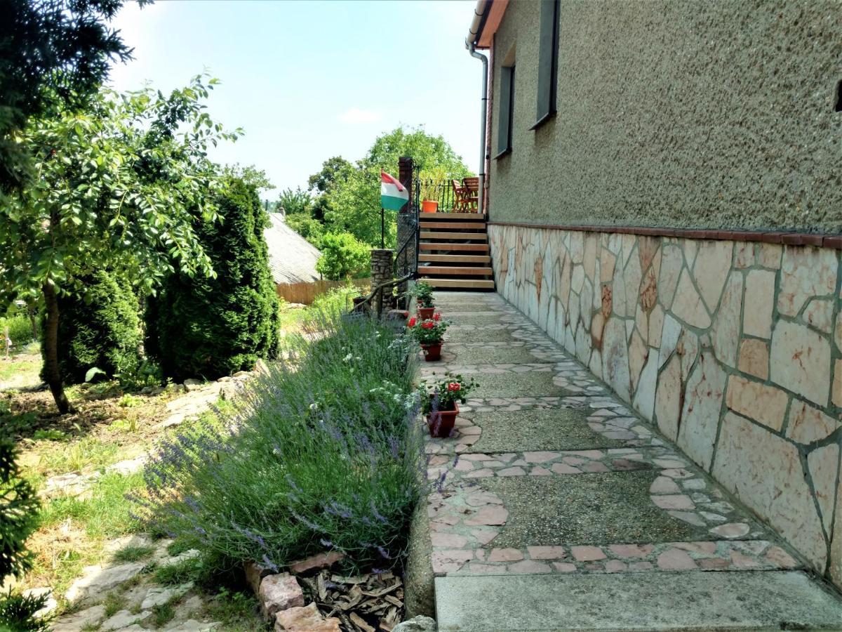 Panoráma Apartman Mór Esterno foto